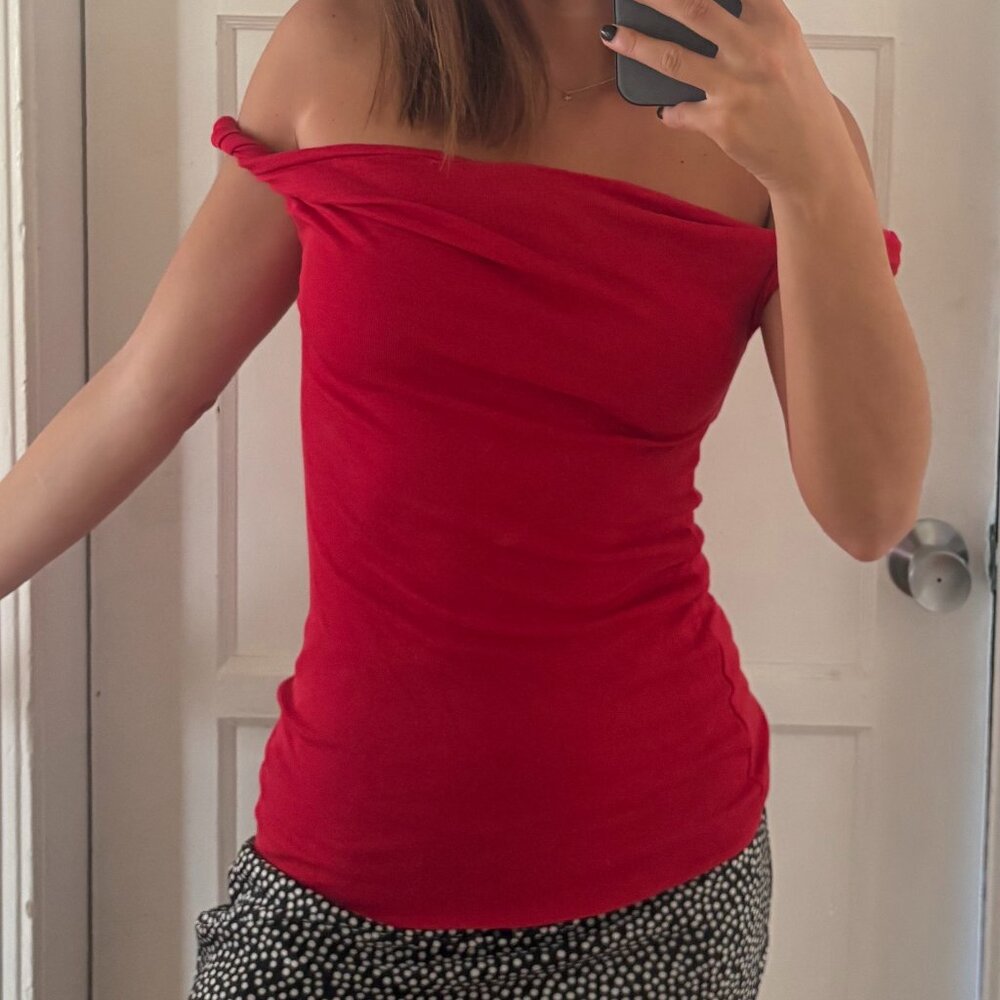 MODREF womens Red Off-Shoulder Top Medium